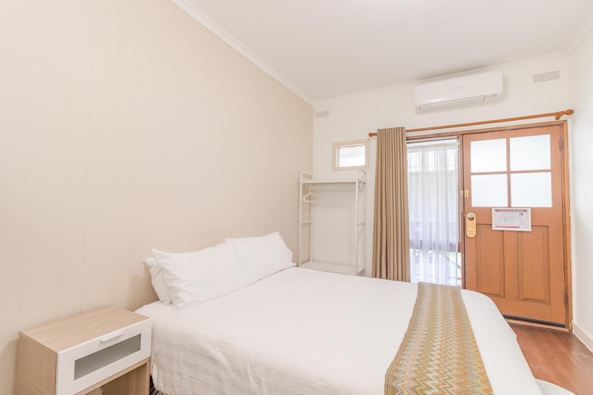 Warburton Lodge Экстерьер фото