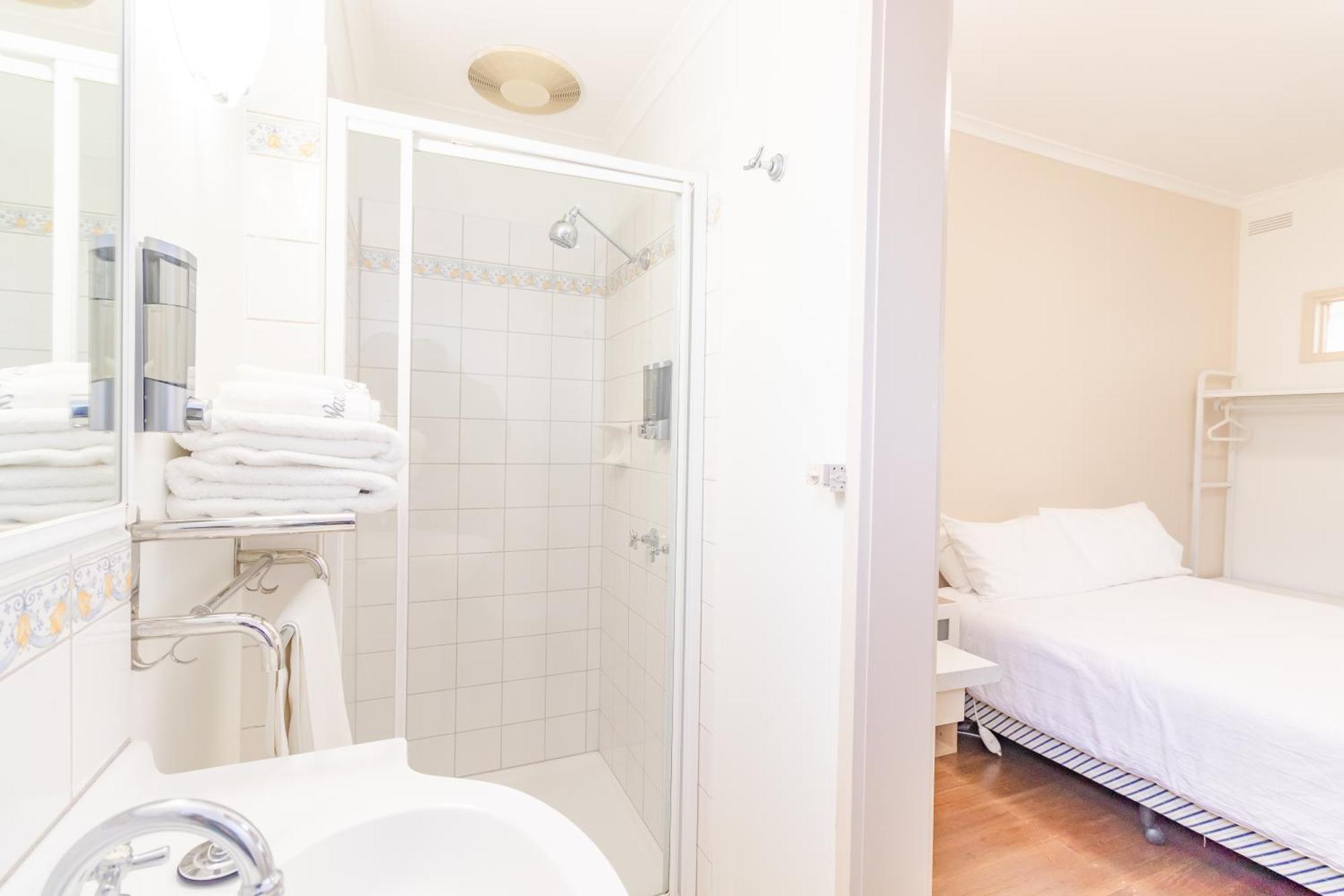Warburton Lodge Экстерьер фото